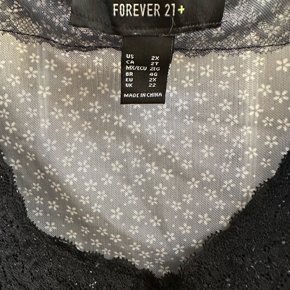 F21+ Floral Lace Camisole - Picture 3 of 4
